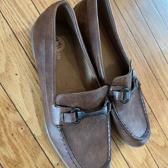 Reaction Kenneth Cole Brown Leather Slip-On Loafers - Picture 1 of 3